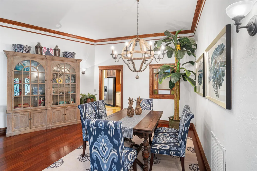 2570 NW 27th Street Boca Raton, FL 33434