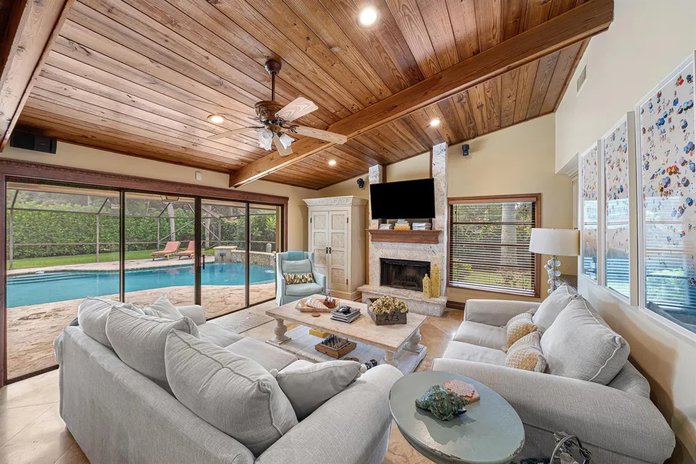 2570 NW 27th Street Boca Raton, FL 33434