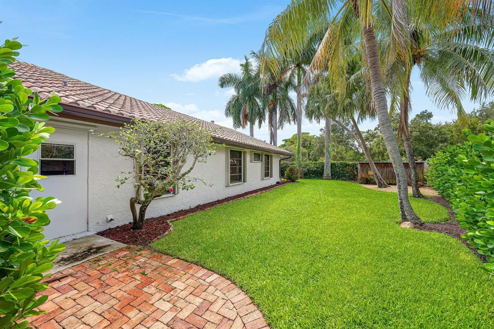 2570 NW 27th Street Boca Raton, FL 33434