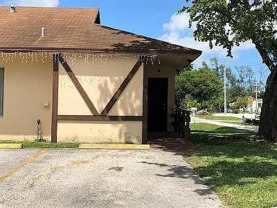 800 SW 9TH STREET