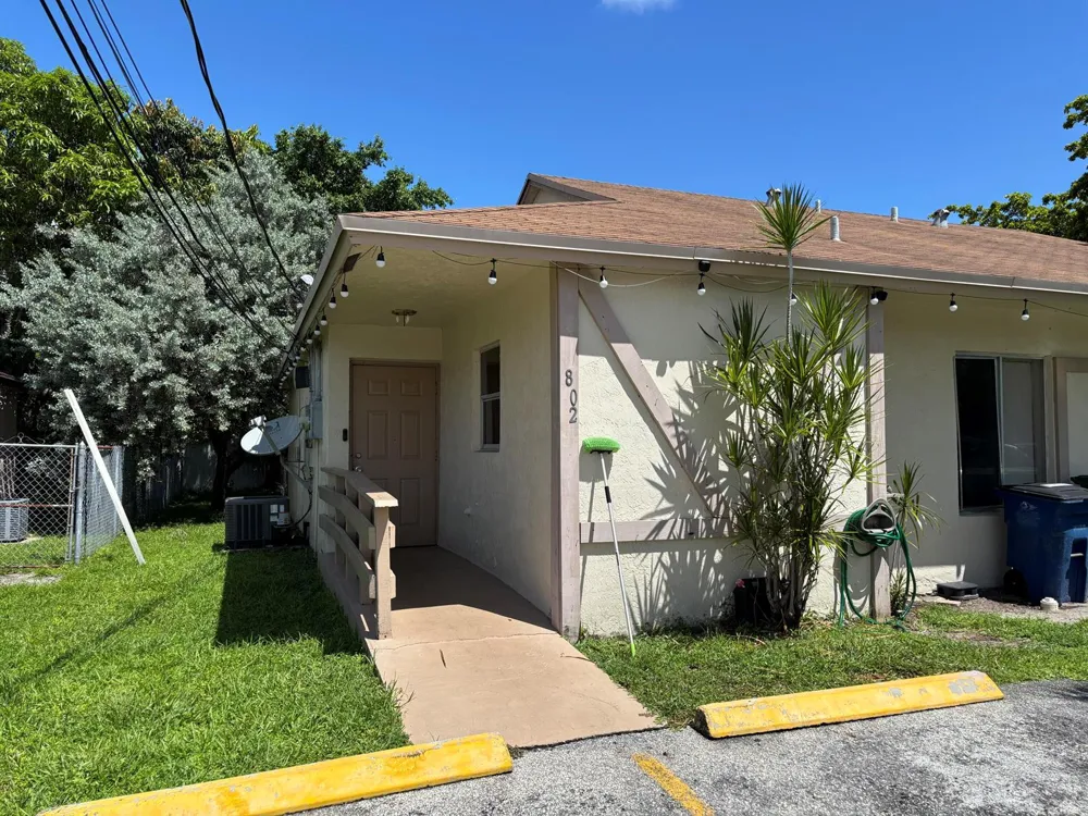800 SW 9TH STREET Hallandale Beach, FL 33009