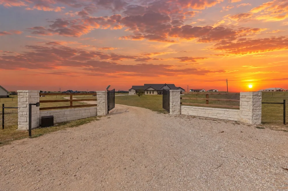 323 County Road 301 Granger, TX 76530