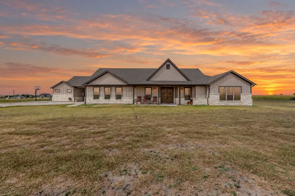 323 County Road 301 Granger, TX 76530