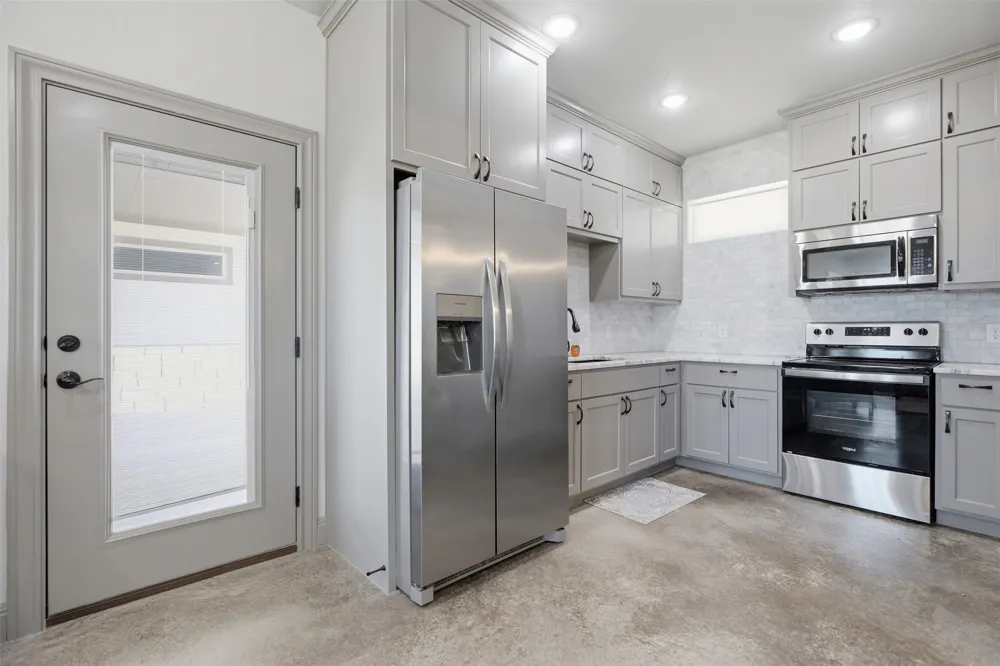 323 County Road 301 Granger, TX 76530
