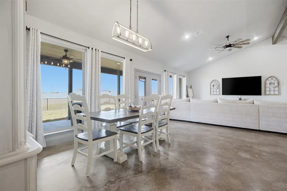 323 County Road 301 Granger, TX 76530