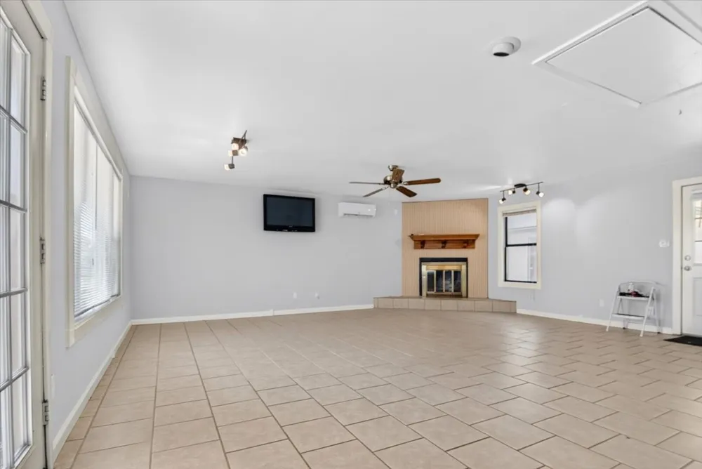 219 Willow Grove Road Woodway, TX 76712