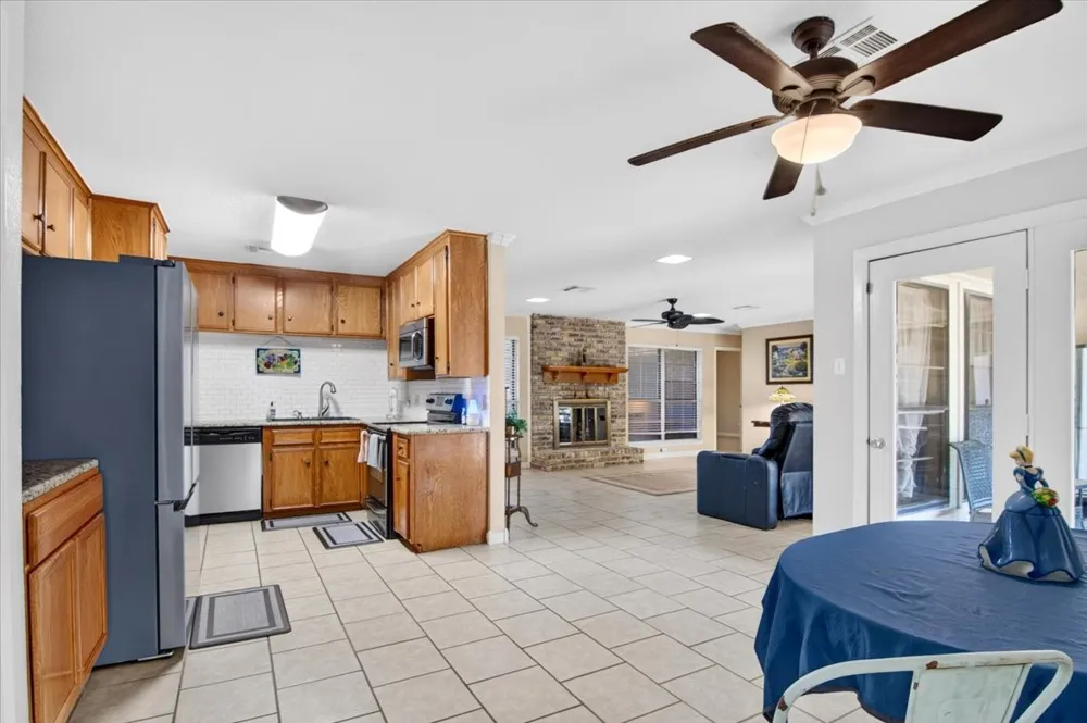 219 Willow Grove Road Woodway, TX 76712