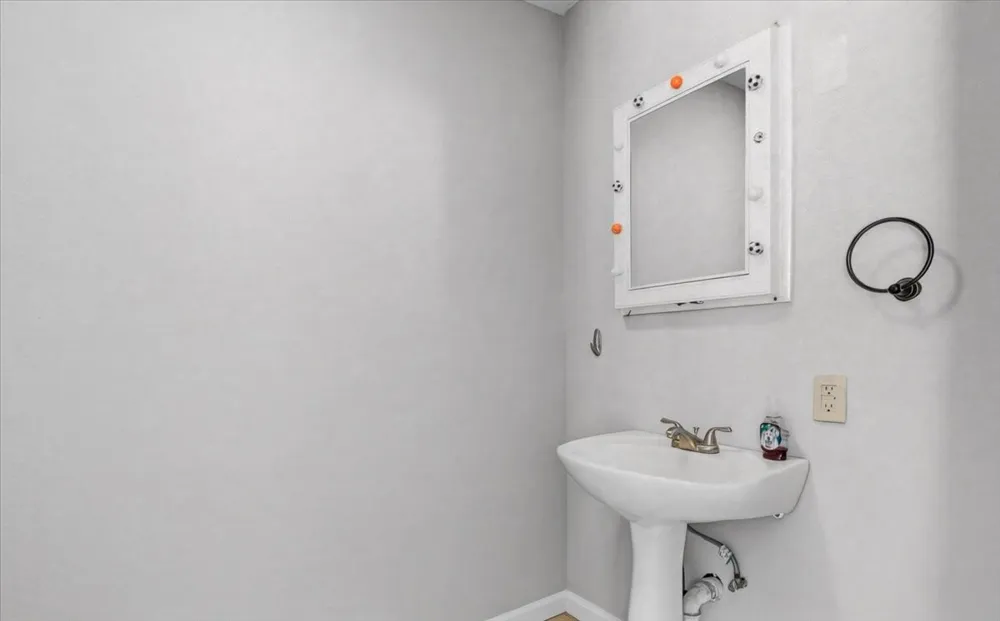 219 Willow Grove Road Woodway, TX 76712