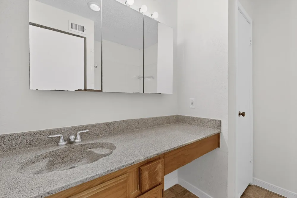 8545 Midpark Drive #16 Dallas, TX 75240
