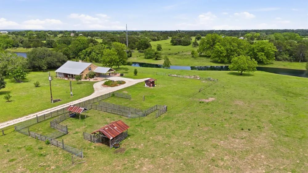 7835 Berger Schulenburg, TX 78956
