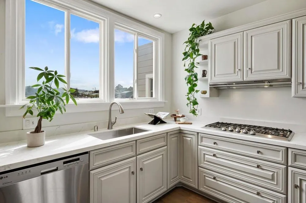 243 Hearst Avenue San Francisco, CA 94131