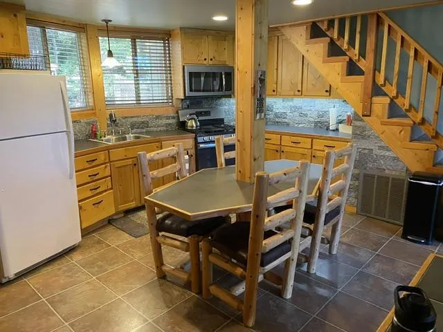 2320 Mustang Road Arnold, CA 95223
