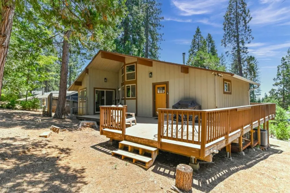 2320 Mustang Road Arnold, CA 95223