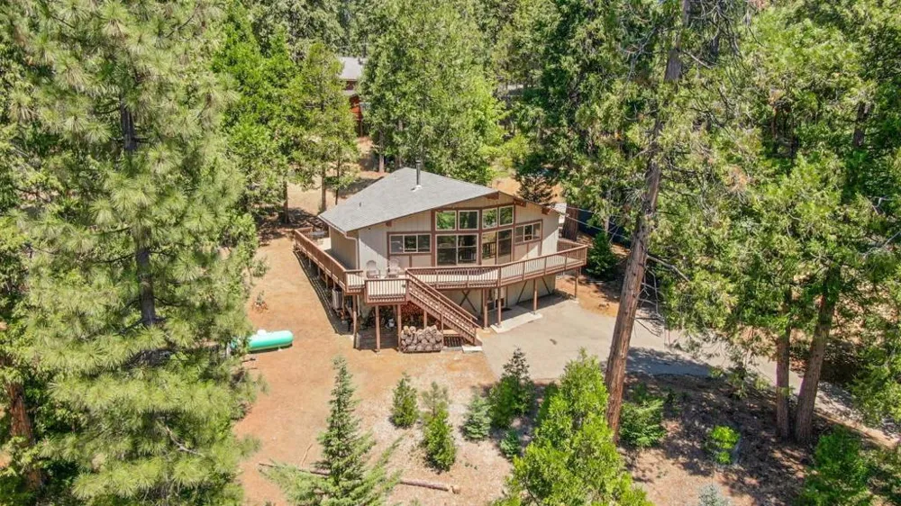 2320 Mustang Road Arnold, CA 95223