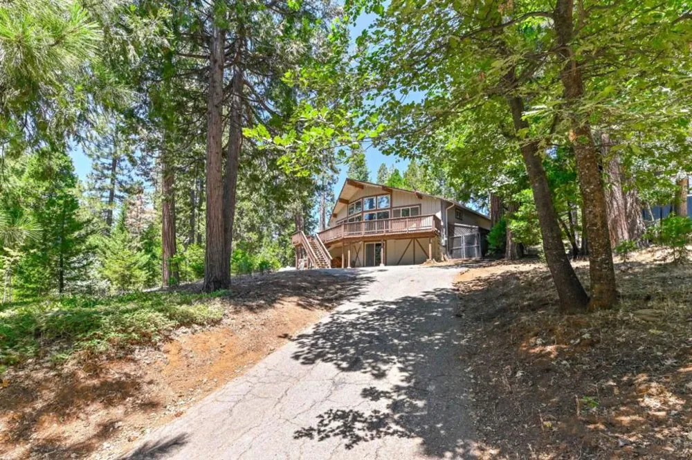 2320 Mustang Road Arnold, CA 95223