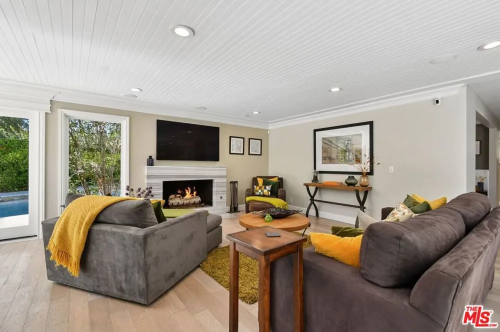 3177 Hutton Drive Beverly Hills, CA 90210
