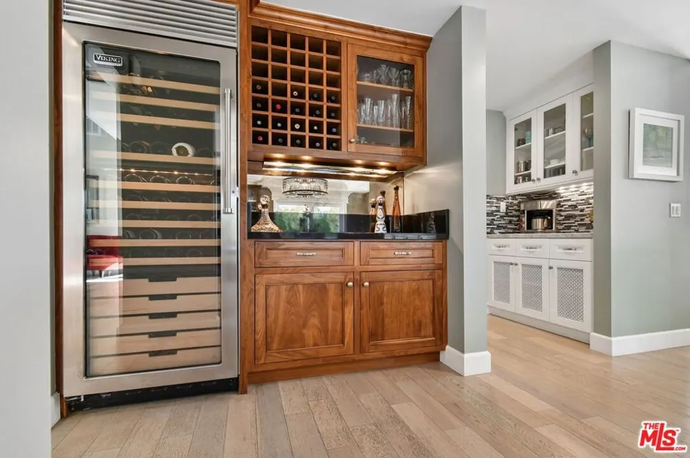 3177 Hutton Drive Beverly Hills, CA 90210