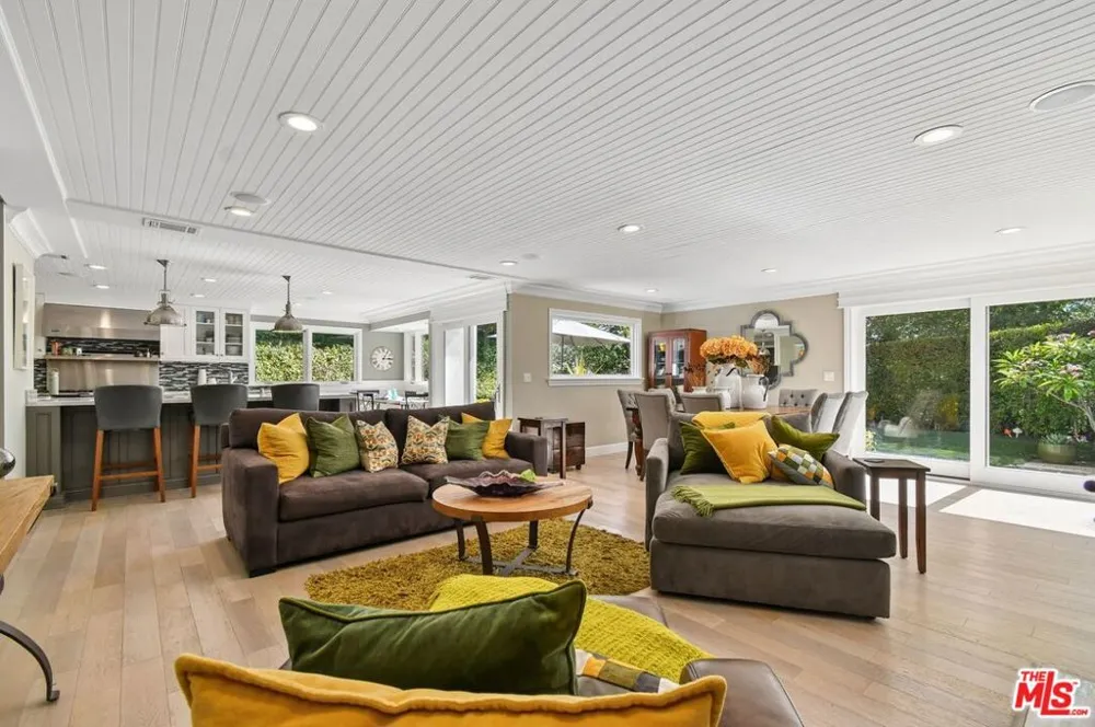 3177 Hutton Drive Beverly Hills, CA 90210