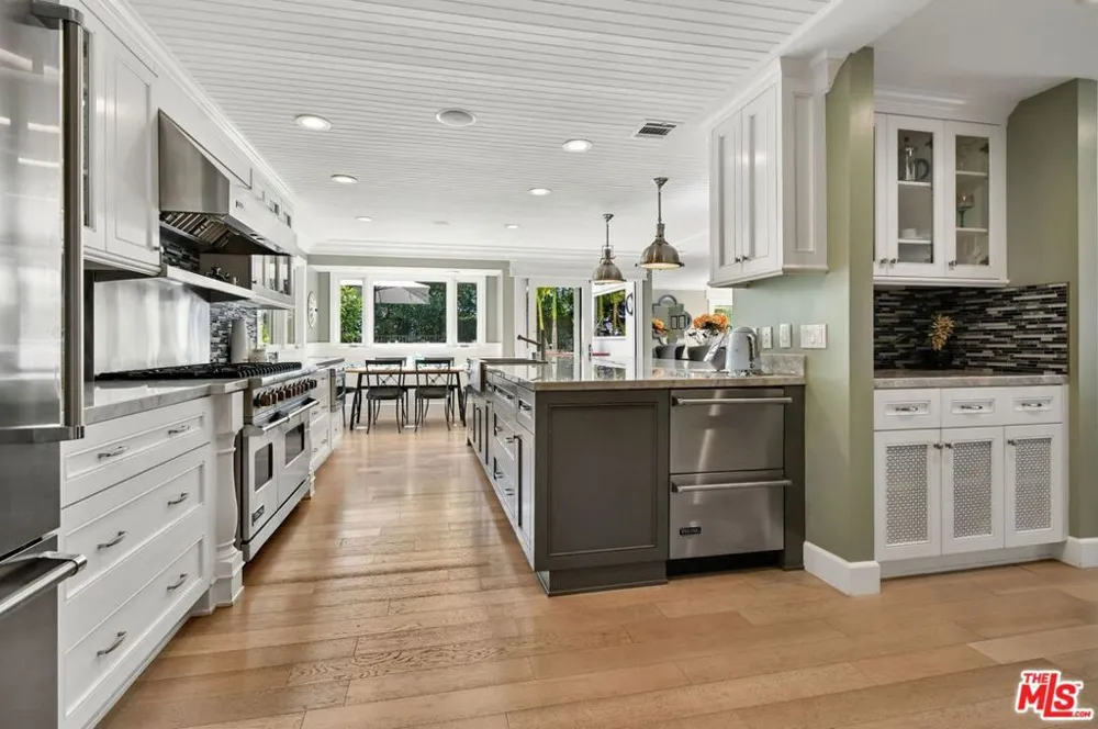 3177 Hutton Drive Beverly Hills, CA 90210
