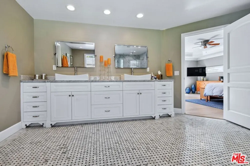 3177 Hutton Drive Beverly Hills, CA 90210