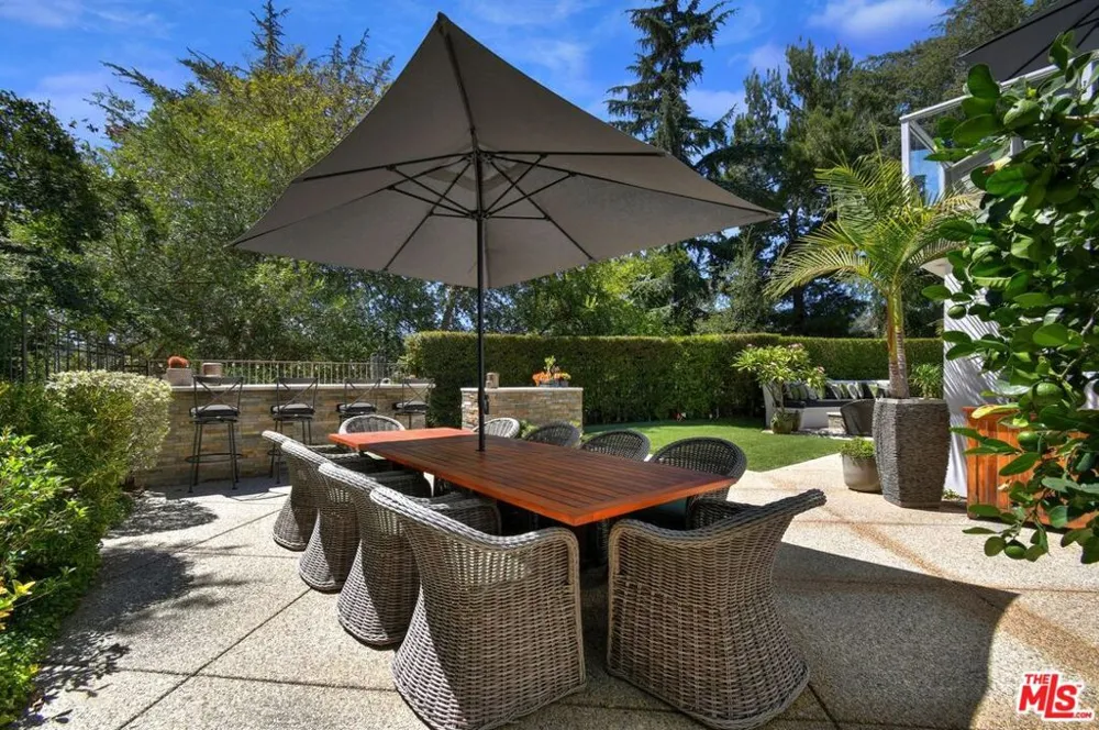 3177 Hutton Drive Beverly Hills, CA 90210