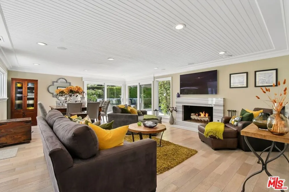 3177 Hutton Drive Beverly Hills, CA 90210