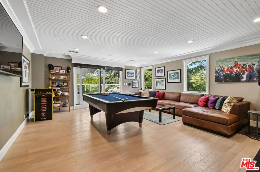 3177 Hutton Drive Beverly Hills, CA 90210