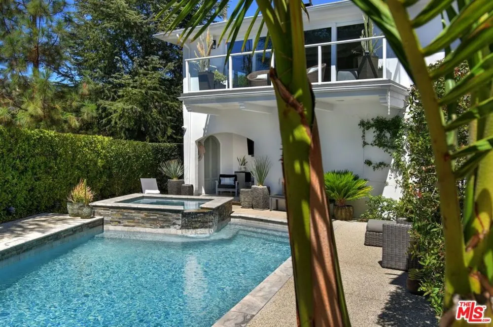 3177 Hutton Drive Beverly Hills, CA 90210