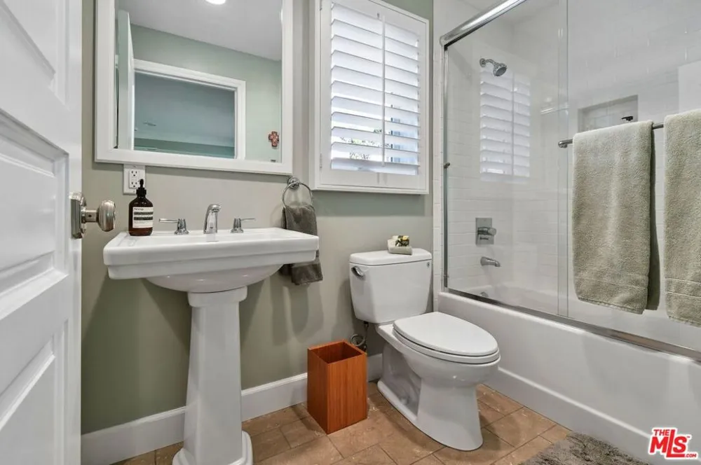 3177 Hutton Drive Beverly Hills, CA 90210