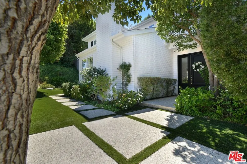 3177 Hutton Drive Beverly Hills, CA 90210