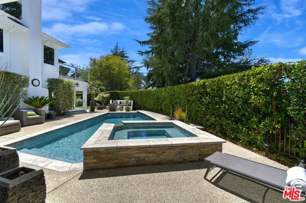 3177 Hutton Drive Beverly Hills, CA 90210