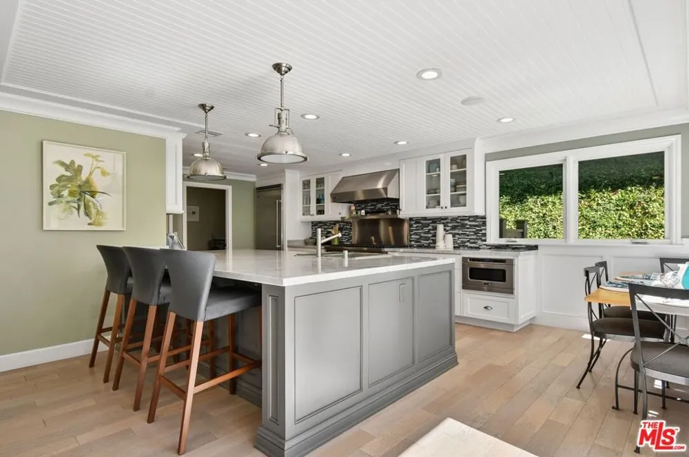 3177 Hutton Drive Beverly Hills, CA 90210