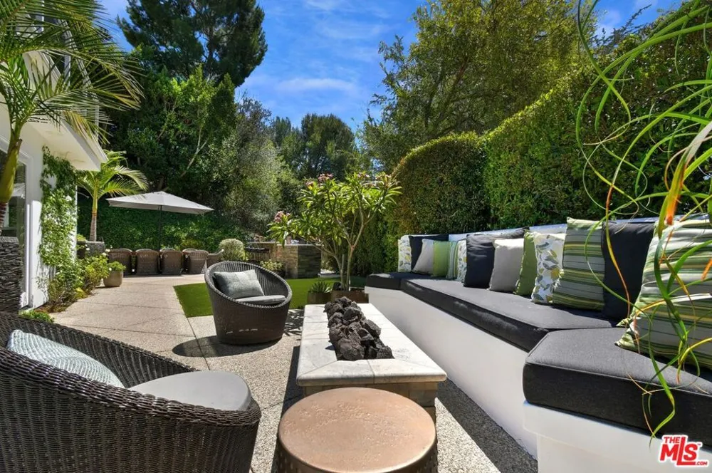 3177 Hutton Drive Beverly Hills, CA 90210