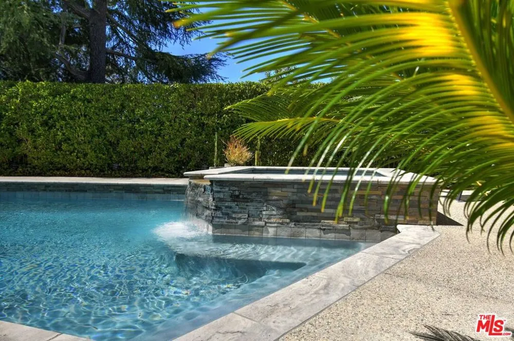 3177 Hutton Drive Beverly Hills, CA 90210