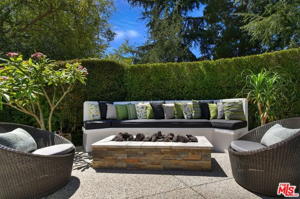3177 Hutton Drive Beverly Hills, CA 90210