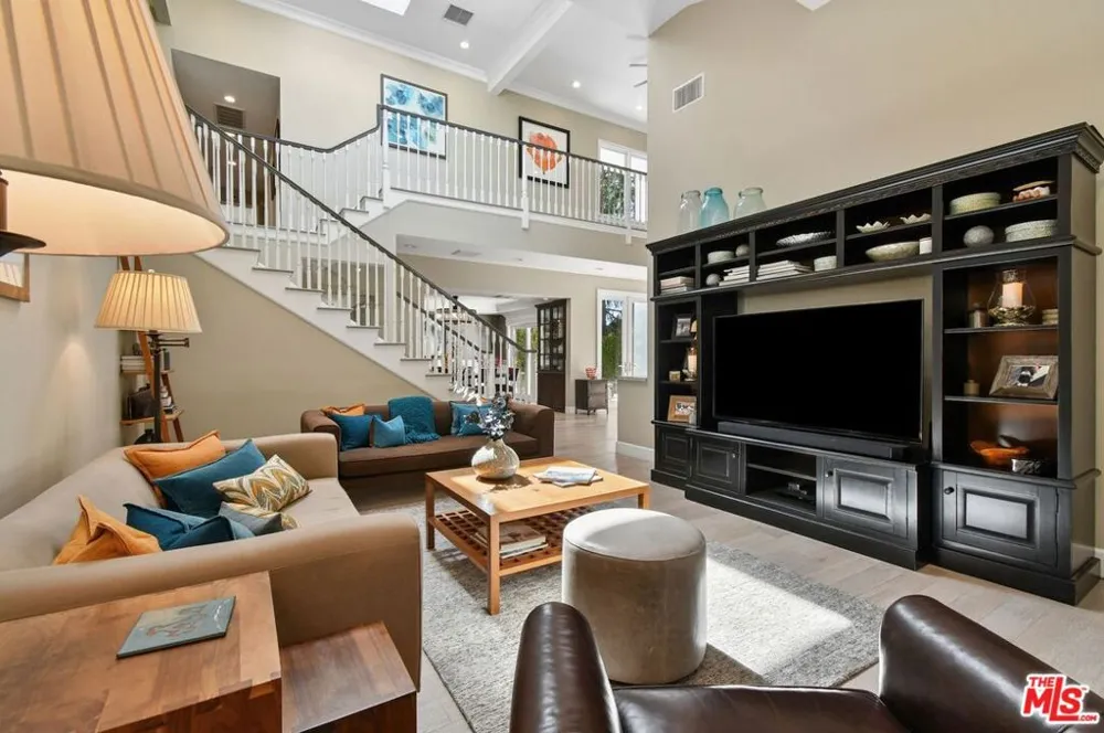 3177 Hutton Drive Beverly Hills, CA 90210