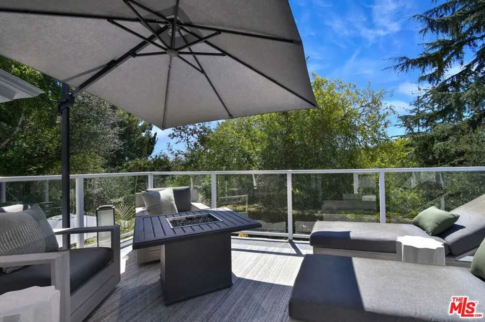 3177 Hutton Drive Beverly Hills, CA 90210