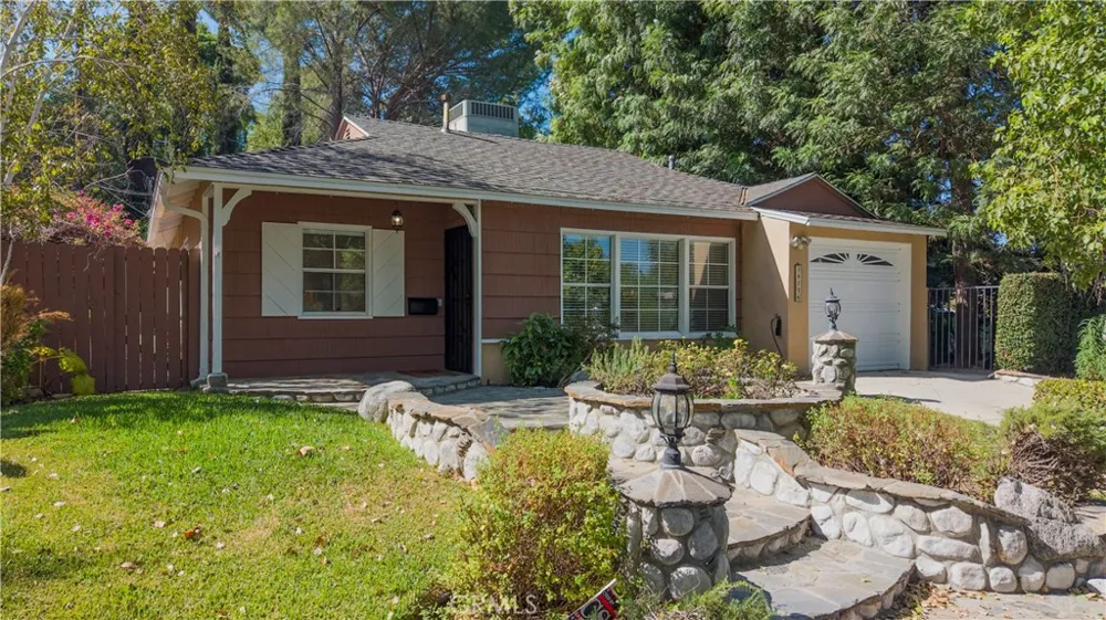 18276 Rosita Tarzana, CA 91356
