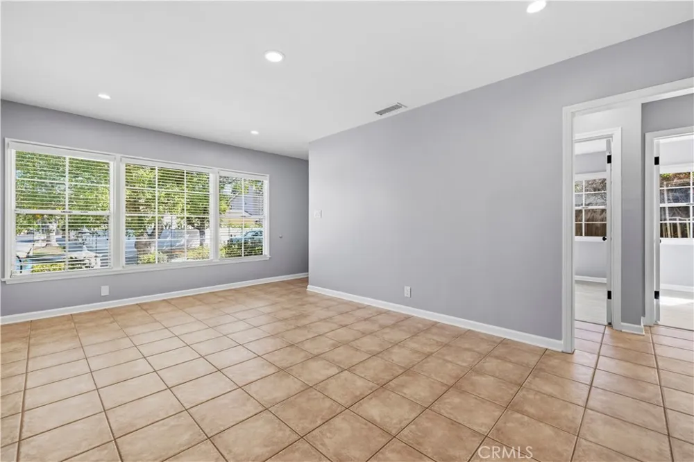 18276 Rosita Tarzana, CA 91356