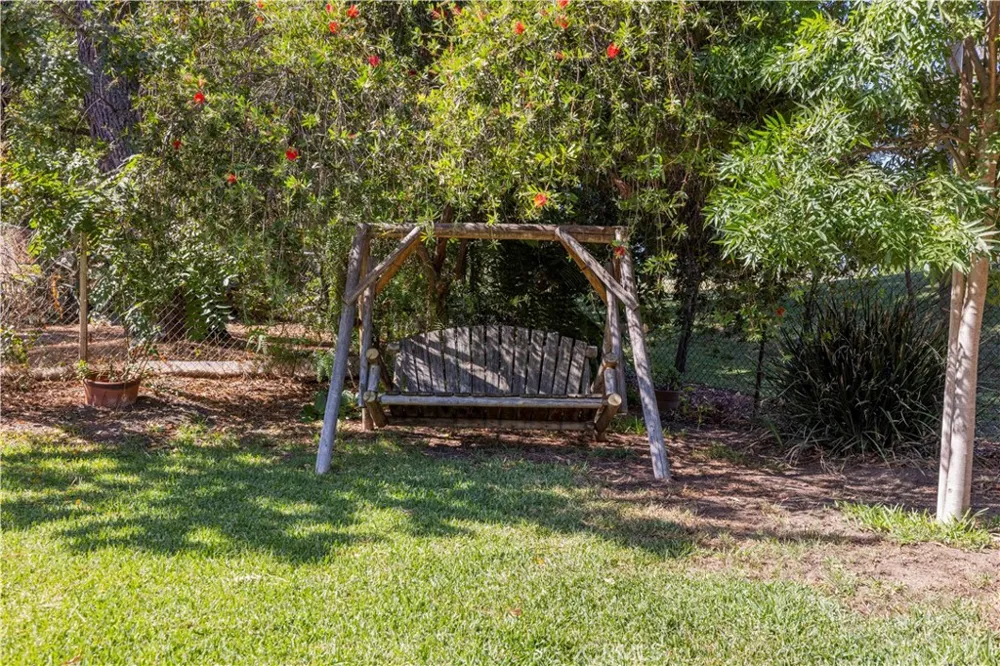18276 Rosita Tarzana, CA 91356