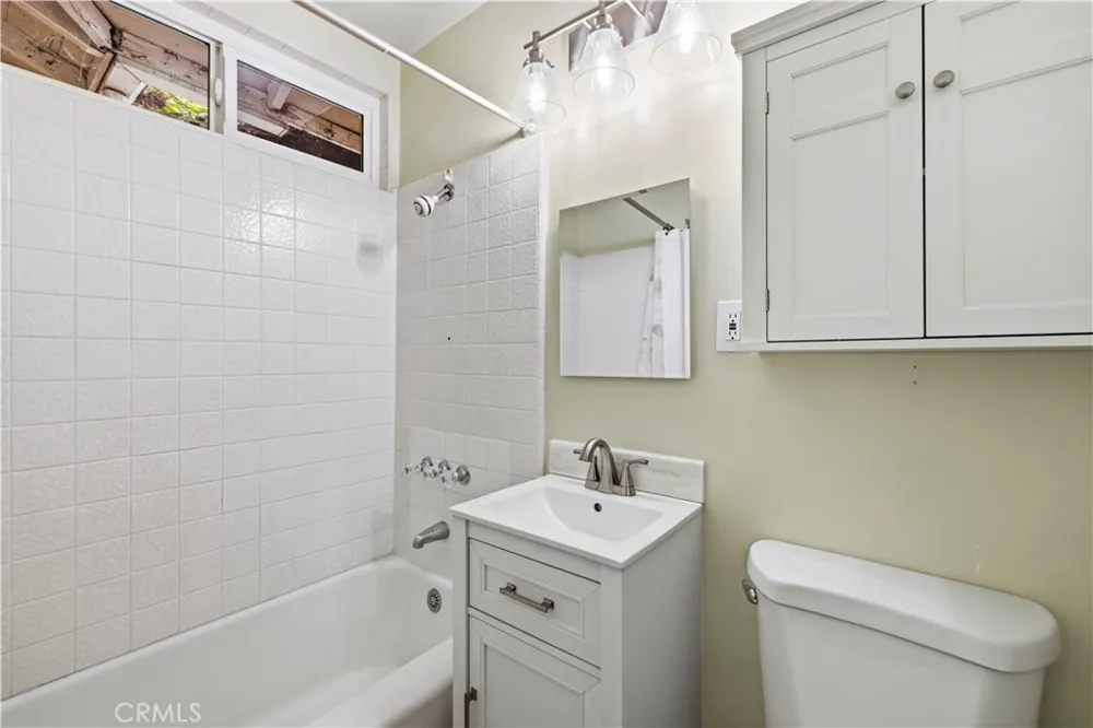 18276 Rosita Tarzana, CA 91356