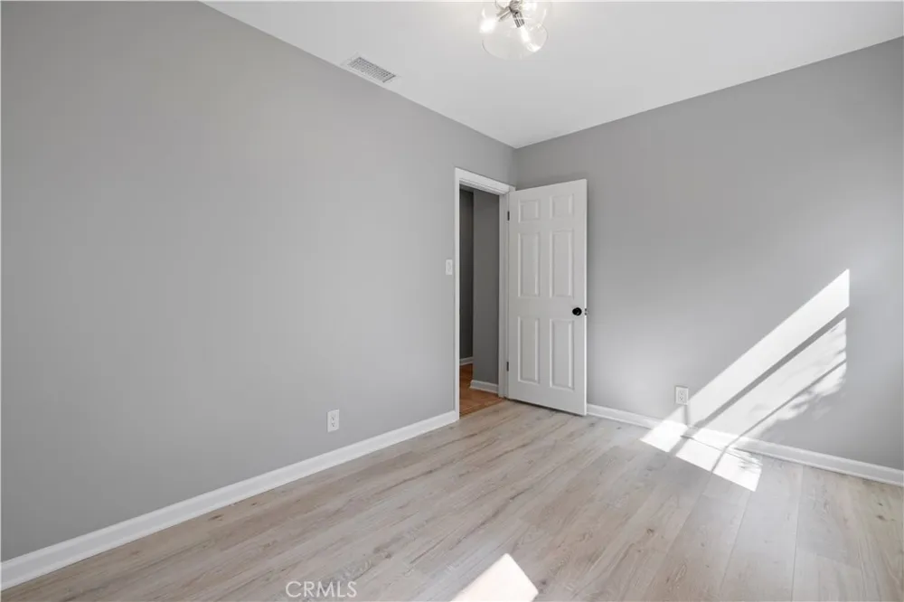 18276 Rosita Tarzana, CA 91356