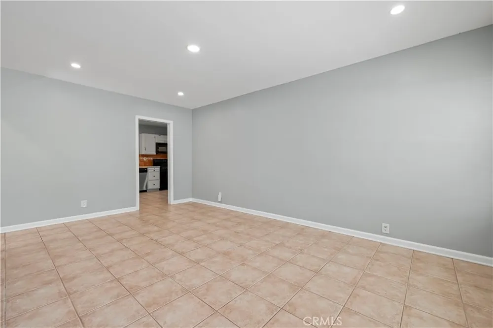 18276 Rosita Tarzana, CA 91356