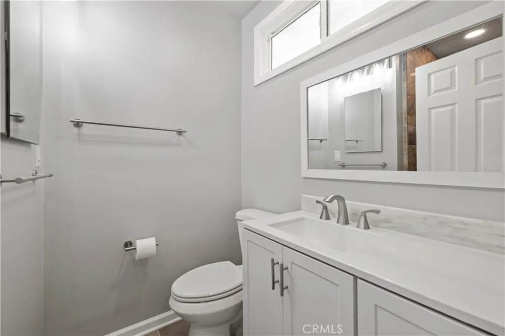 18276 Rosita Tarzana, CA 91356