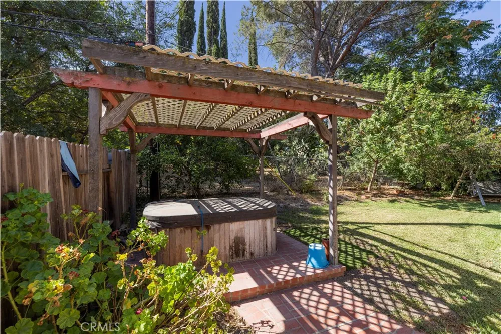 18276 Rosita Tarzana, CA 91356
