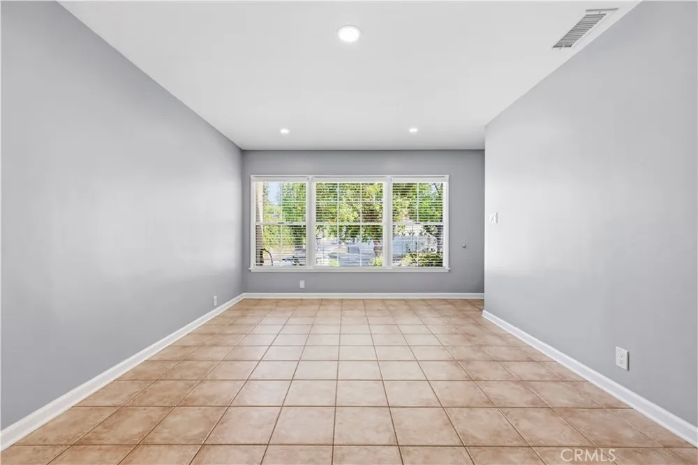18276 Rosita Tarzana, CA 91356