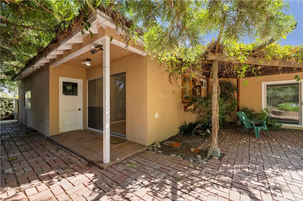 18276 Rosita Tarzana, CA 91356