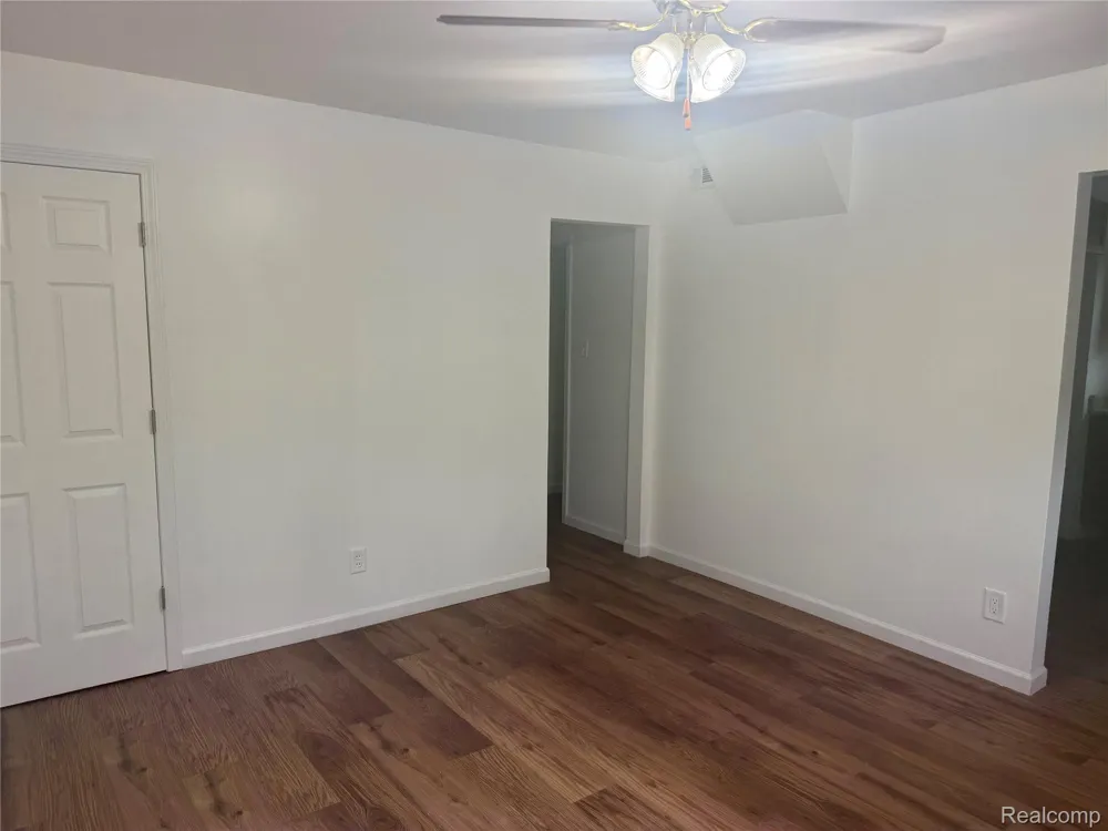 4956 Huron Street Dearborn Heights City, MI 48125