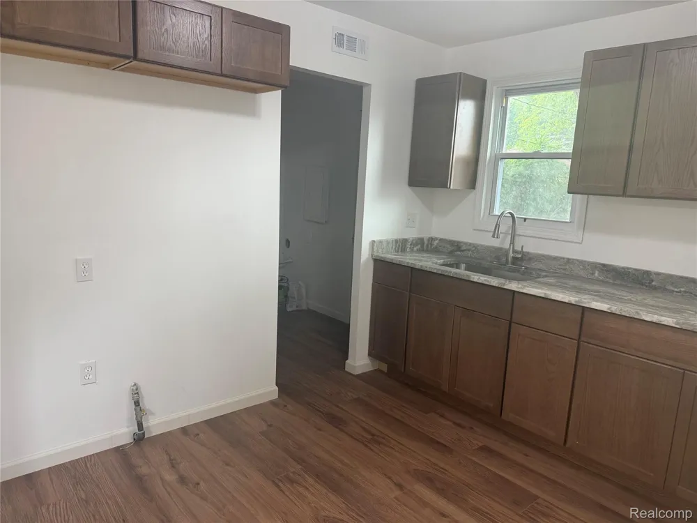 4956 Huron Street Dearborn Heights City, MI 48125