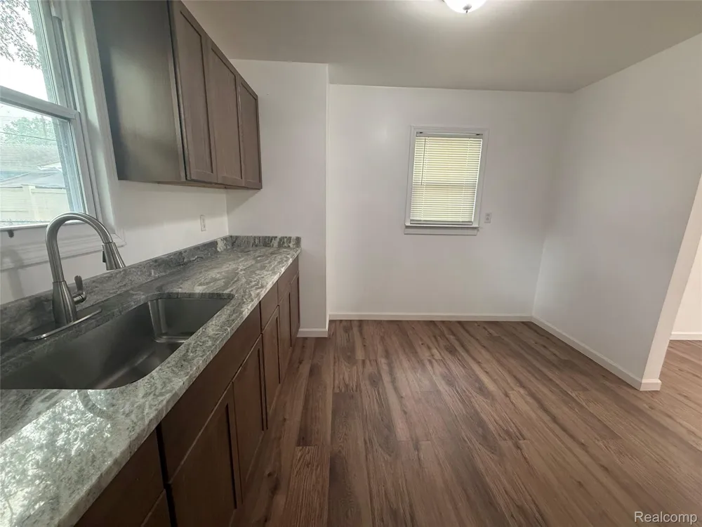 4956 Huron Street Dearborn Heights City, MI 48125